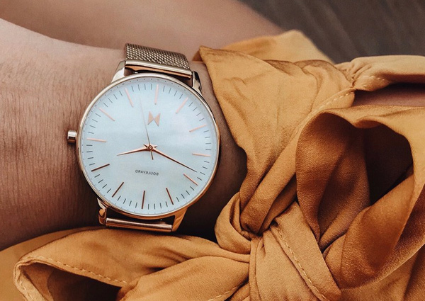 banner watch 2